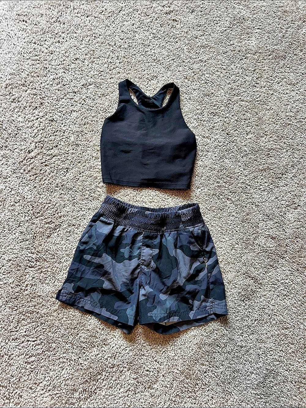Old Navy Matching Athletic Set Camo crops top $Shorts girls Medium (8)